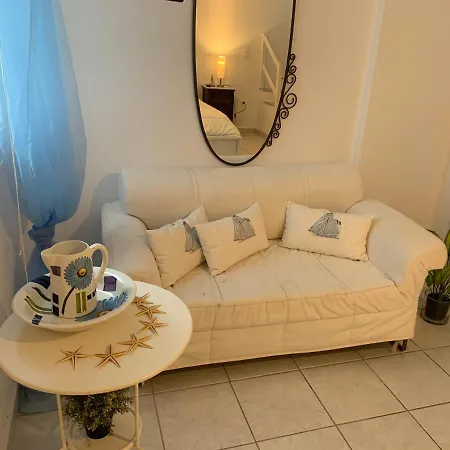 Irene's House Ferienhaus Piso Livadi